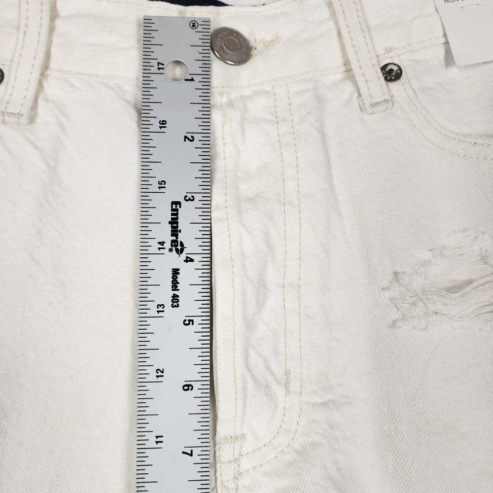 Aeropostale Womens‎ White Low Rise Boyfriend Distressed Denim Shorts Size 2 NWT